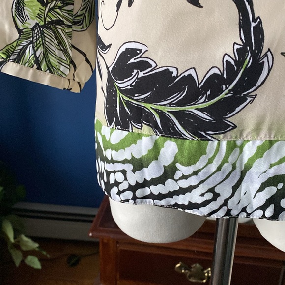 Chico’s Tan and Green Floral Printed 3/4 Blouse - Picture 7 of 9